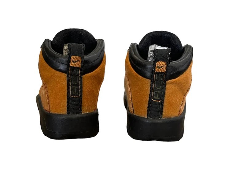 Nike ACG hiking boots